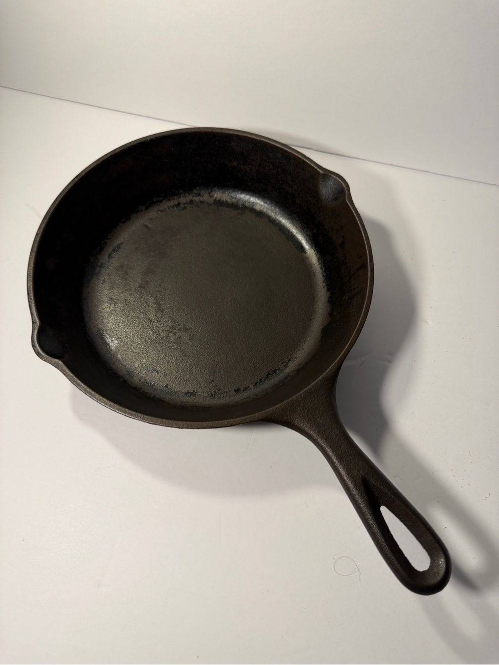 Lodge 8SK Cast Iron Skillet 10.25” USA Pre-Seasoned Dual Pour Spouts